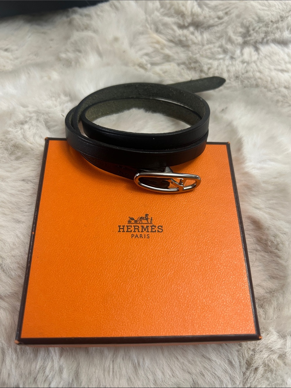 Hermes black leather wrap bracelet with silver hardware - Picture 2 of 11